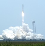 Antares liftoff on Orb-2 mission (J. Foust)