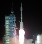 Long March 2F launch of Shenzhou-15 (Xinhua)