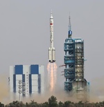 Long March 2F launch of Shenzhou-16 (Xinhua)